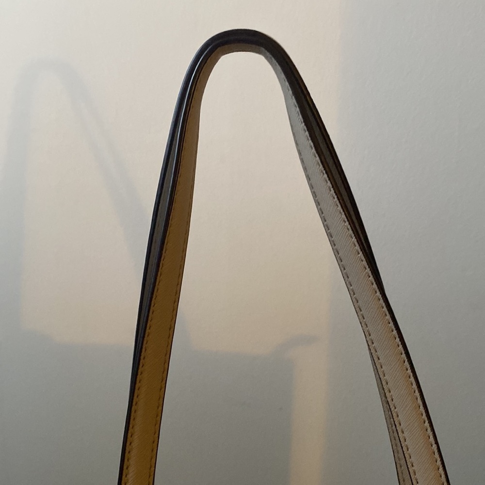 Micheal Kors large logo Tote bag. Used but still very neat. - Picture 2 of 8